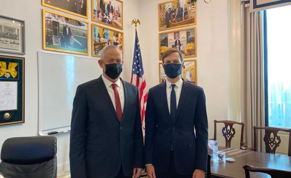 גנץ נפגש עם קושנר: "בדרך להסכמים נוספים במזה"ת"