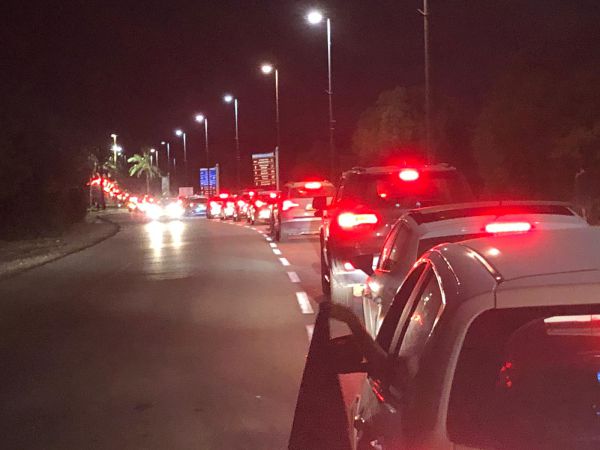 "המשטרה מונעת כניסת רכבים להפגנה נגד נתניהו"