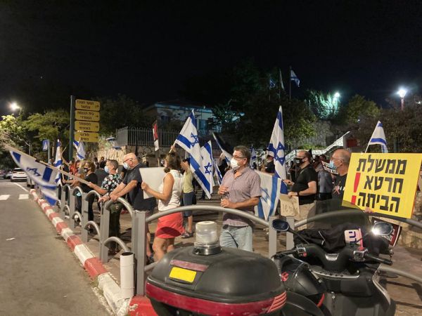 למרות הסגר: אלפי מפגינים נגד נתניהו ברחבי הארץ