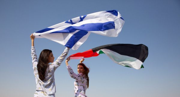 לראשונה הפקת אופנה משותפת באיחוד האמירויות