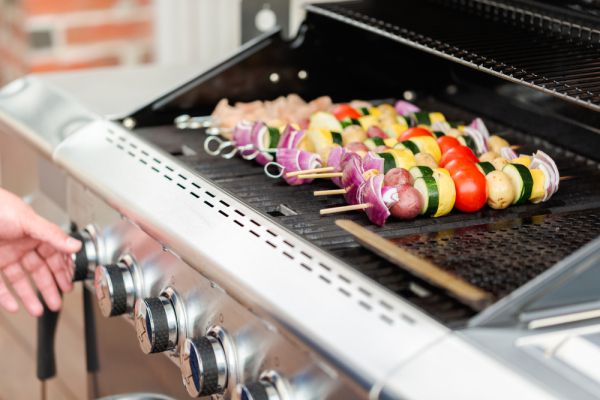 מסתגרים ונהנים: הדרך שלכם למנגל במרפסת