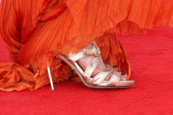 מה לבשו הכוכבות לטקס האמי? רמז פיג'מות לא היו