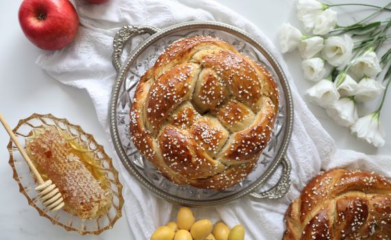 הלהיט של ראש השנה: כך תכינו חלות דבש מרהיבות