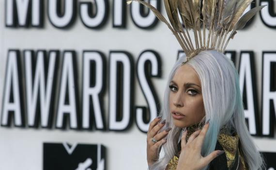 פסטיבל המסכות: ליידי גאגא בטקס פרסי הMTV