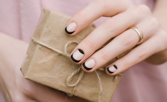 לק מוקה, פרנץ' שחור: המניקור מעיד על בוא הסתיו