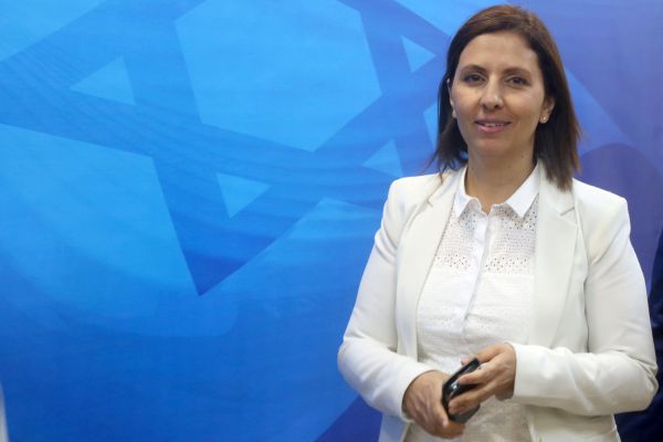 הגרסה של גמליאל: עברה לגור לצד ההורים של בעלה