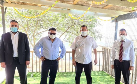 השר ביטון בחוות גלעד: "לא ייתכן ישובים ללא חשמל"