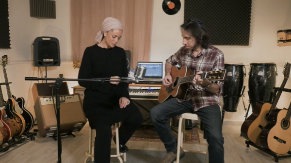 צפו: זהר ויוני סער בשיר מרגש על החזרה בתשובה