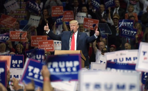 מאמץ אחרון: טראמפ יוצא ל-10 עצרות בחירות ביומיים