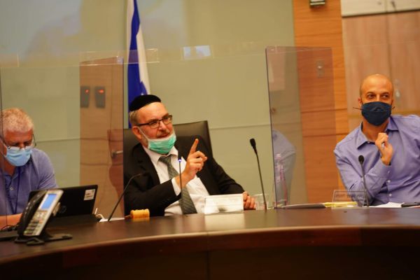 "אין צידוק מוסרי לשאריות שנותרו מכחול לבן"