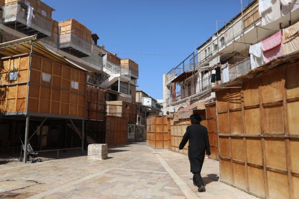 עשרות דו"חות על אירוח בסוכה, 22 בתי כנסת נסגרו