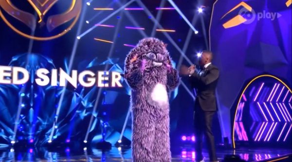 בגלל החום: פדיחה מביכה ב'זמר במסכה' הבינלאומי