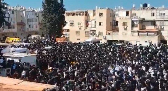 יצאה משליטה: אלפים בלווית האדמו"ר מפיטסבורג