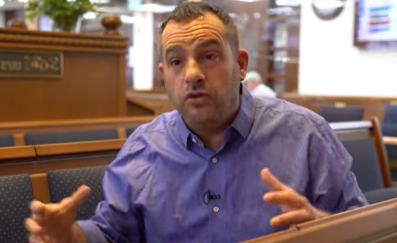 צפו: תפילת רחוב, איך זה משפיע על הקהילות?