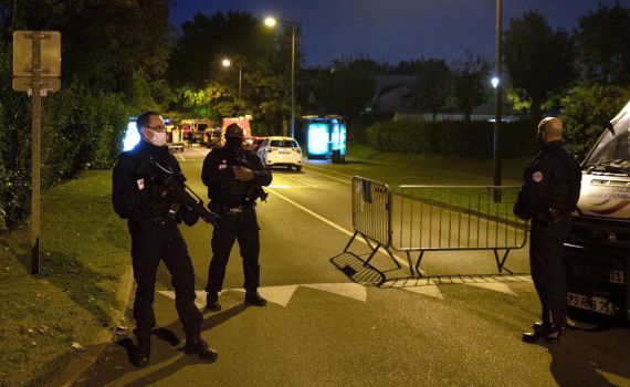 פיגוע טרור בצרפת: המחבל ערף את ראשו של מורה