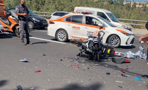 כביש מספר 1: רוכב אופנוע כבן 50 החליק ונהרג
