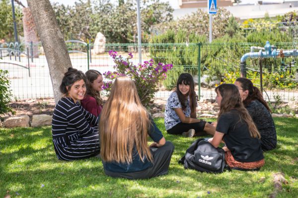 התפרצות באולפנה: עשרות תלמידות נדבקו בקורונה