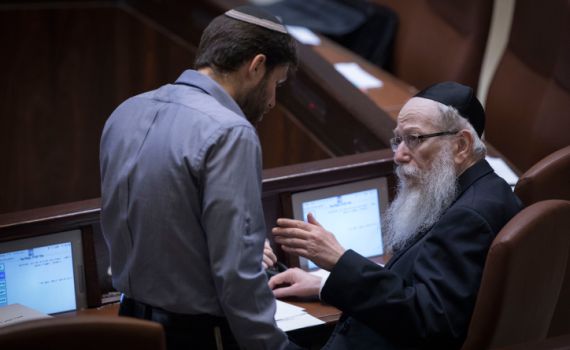 'נדבקת לכסא' | צפו: עימות חריג בין סמוטריץ' לליצמן