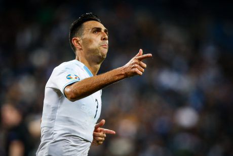 קפריסין איימה – ערן זהבי הורד מהמטוס