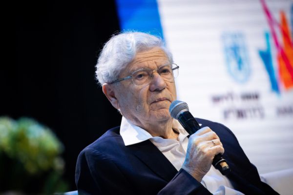 חיבוק דב: המחמאה של אהרון ברק לנתניהו