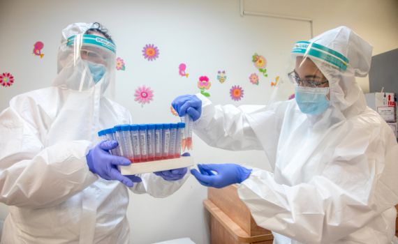 אחוז הבדיקות החיוביות – 7.7%; ירידה בחולים הקשים