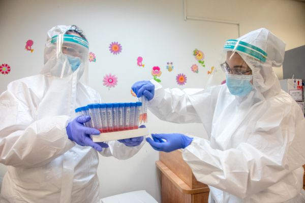 אחוז הבדיקות החיוביות – 7.7%; ירידה בחולים הקשים