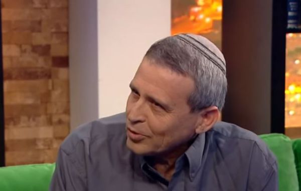 איש השמאל הסרוג נשדד על ידי פלסטינים בשומרון