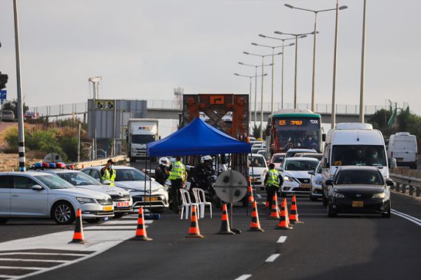 הסגר המלא הוארך; אסור לשהות בסוכה של אחרים