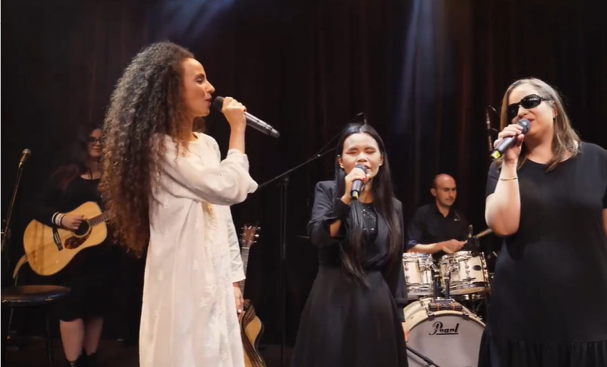 צפו: להקת שלוה מארחת את יובל דיין