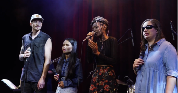 צפו: להקת שלוה עדן אלנה ורביב כנר עושים לאונרד כהן