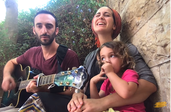 מרגש: יונינה בתפילה מיוחדת לקורונה. צפו