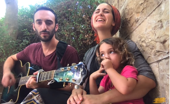 מרגש: יונינה בתפילה מיוחדת לקורונה. צפו