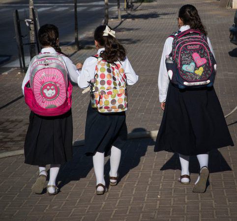 מתווה חזרה ללימודים במגזר החרדי: בנים כן בנות בבית