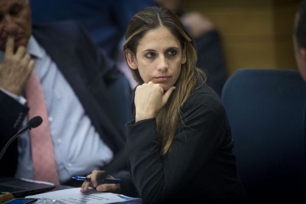 לאחר העימות: מנכ"לית משרד האוצר התפטרה