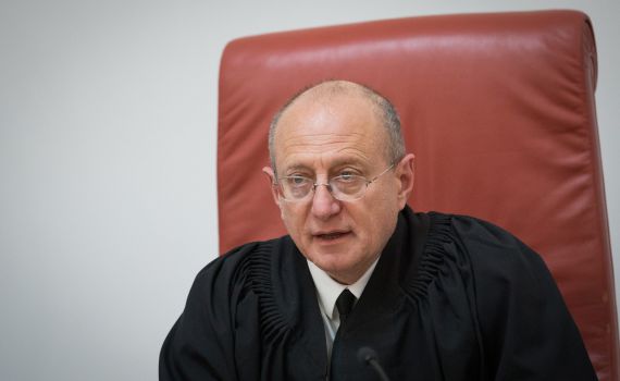 השופט שטיין נזף בעותר: "אין לכם זכות עמידה"