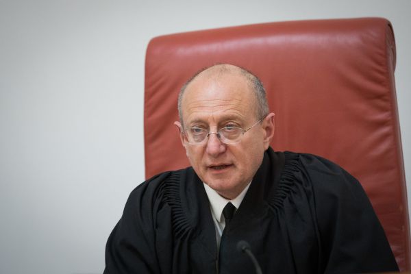 השופט שטיין נזף בעותר: "אין לכם זכות עמידה"