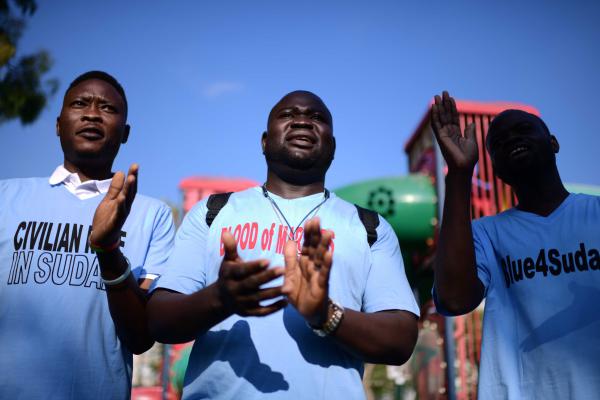 אירופה: ניתן להשיב את הסודנים לארצם גם בכפייה