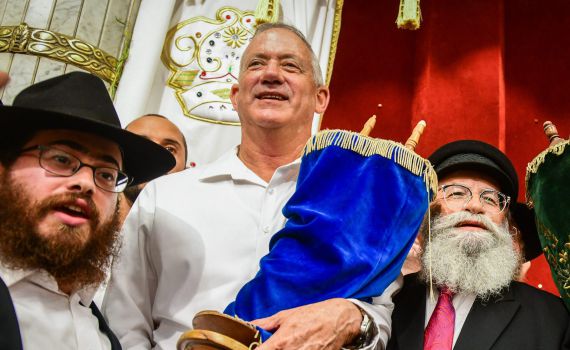 תגבירו ווליום: פלייליסט מיוחד לשמחת תורה• צפו 