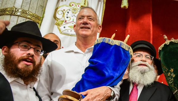 תגבירו ווליום: פלייליסט מיוחד לשמחת תורה• צפו 