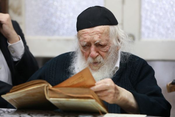 בשורה משמחת: הרב חיים קנייבסקי החלים מקורונה