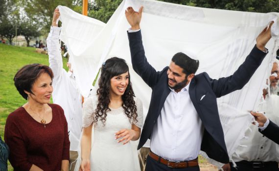 הרב הראשי בפניה לנתניהו: אפשרו לזוגות להתחתן