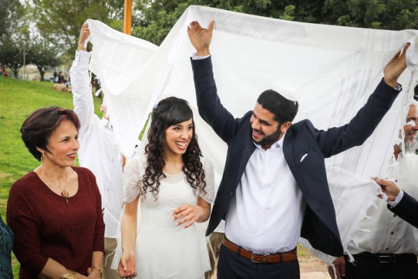 הרב הראשי בפניה לנתניהו: אפשרו לזוגות להתחתן