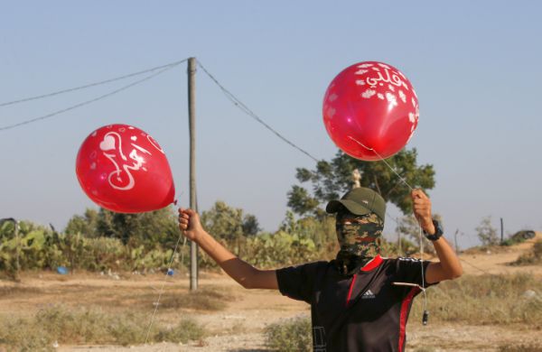 מחבלים תיעדו את עצמם מפריחים בלוני תבערה