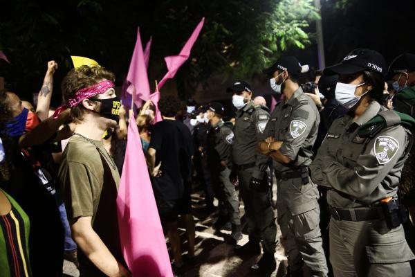 הממשלה האריכה את מצב החירום, ההפגנות יוגבלו