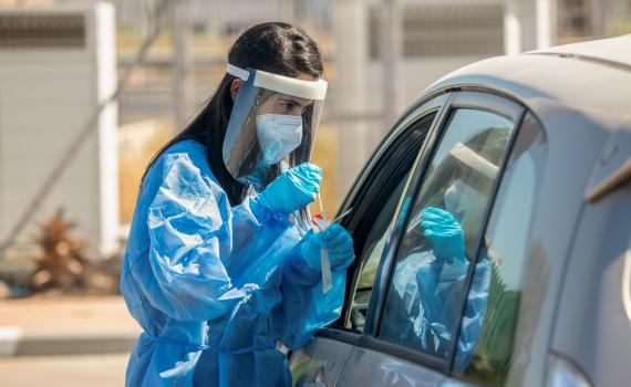 הקורונה בישראל | הירידה נבלמה; עלייה באחוז החיוביים