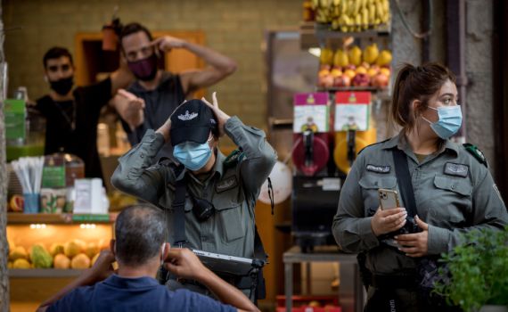 פיצוץ בין השרים על מתווה פתיחת המסחר