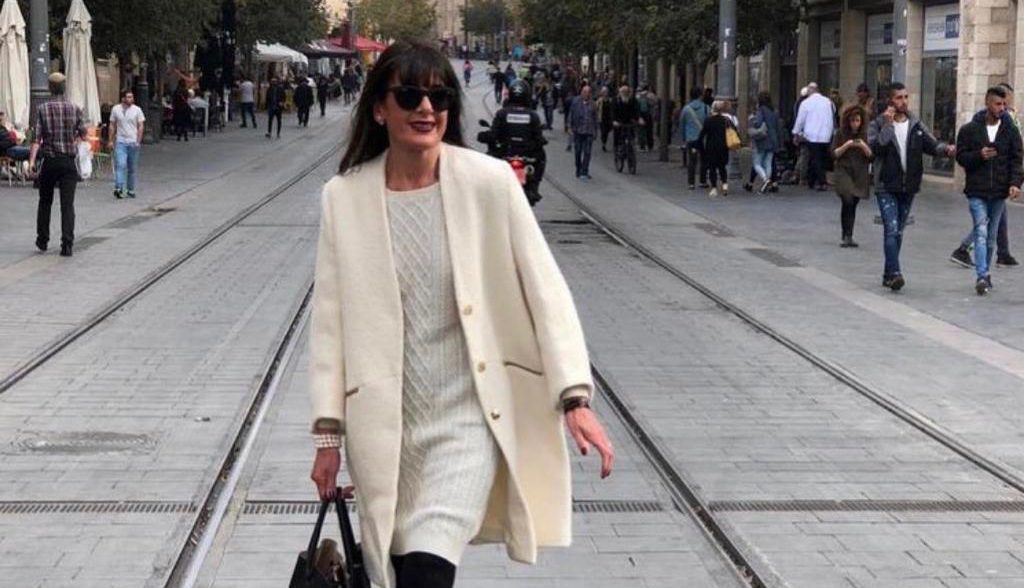 מה חשבה הסטייליסטית הצרפתיה על אמילי בפריז?