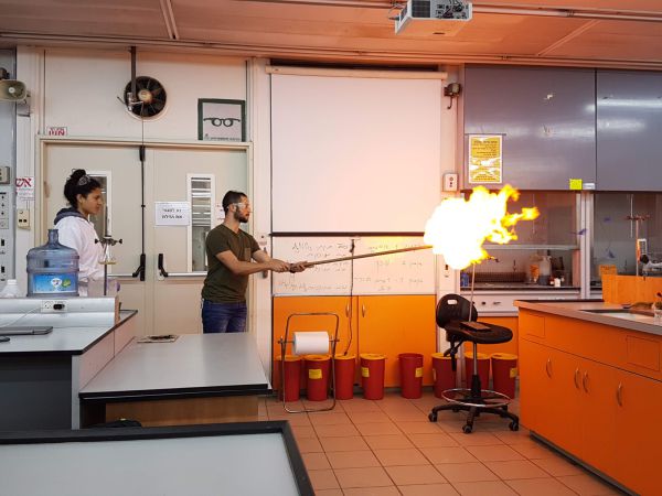 "מערכת החינוך משוועת למורים משמעותיים למדעים"