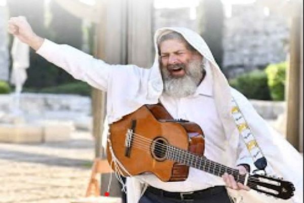 צפו ליל הושענא רבא באווירה חסידית • צפו