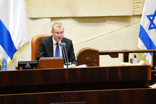 "חסר תקדים"- יו"ר הכנסת חושש ממחטף בועדה